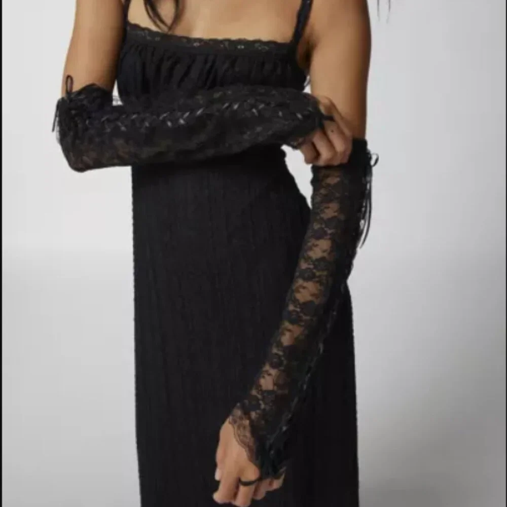 NWT Lace-Up Opera Black Gloves